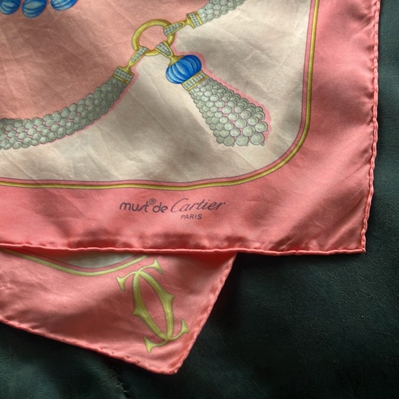 ~CARTIER~ must de Cartier 100% silk scarf beautiful used condition. - Picture 7 of 13